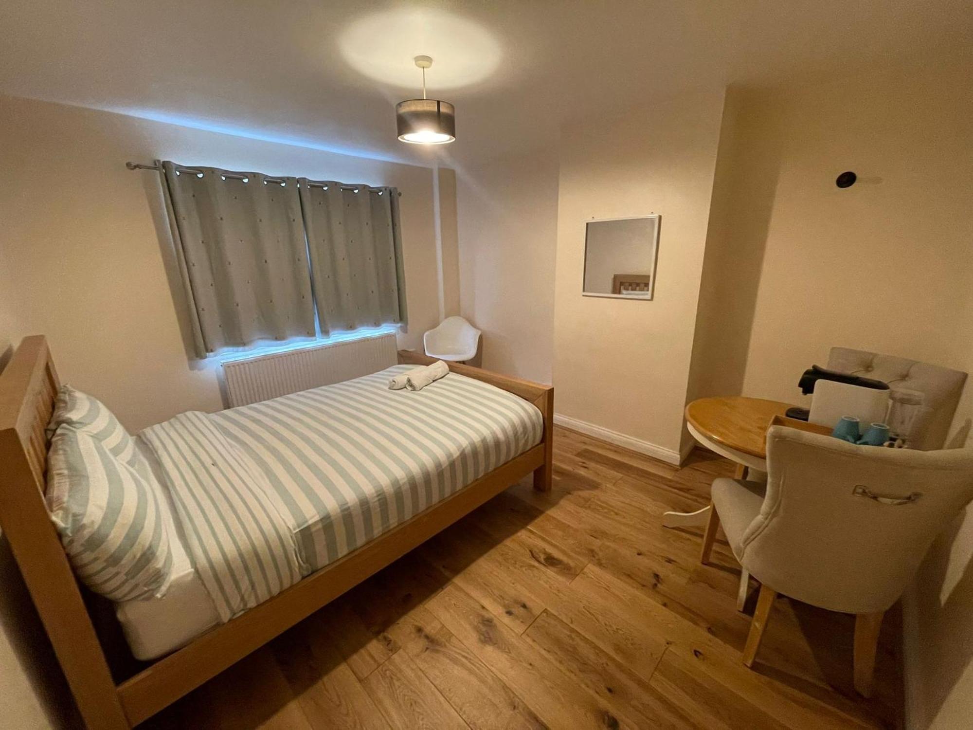 Daisy Apartamento Whetstone Exterior foto
